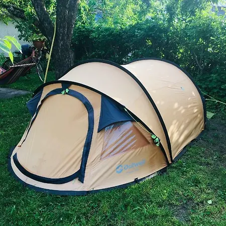 Tent In The Garden Luxe tent